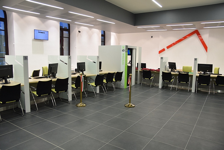 Megnyílt a kormányablak a szombathelyi vasútállomásnál Megnyílt a kormányablak a szombathelyi vasútállomásnál