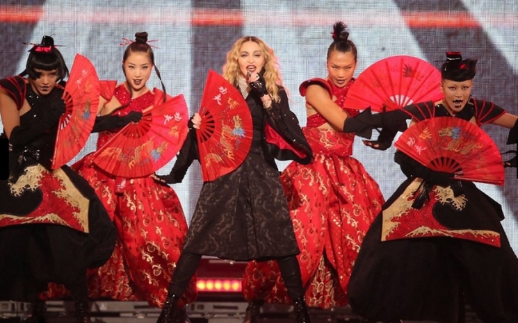 Madonna amerikai énekesnő európai turnéja első állomásán, Kölnben
