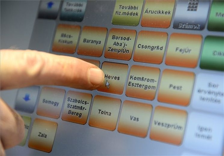 Holnaptól lehet megyei matricákat vásárolni Holnaptól lehet megyei matricákat vásárolni