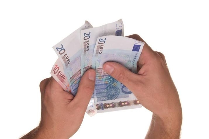 Nézze meg, jár-e visszatérítés a banki hitelére! Nézze meg, jár-e visszatérítés a banki hitelére!