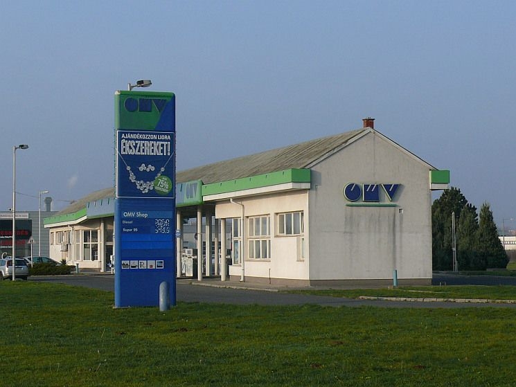 Még két vasárnapi kiskaput bezárt az országgyűlés Még két vasárnapi kiskaput bezárt az országgyűlés