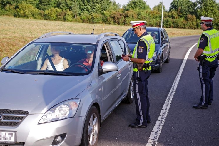 A Vas megyei határszakaszokon is ellenőriznek az osztrák rendőrök