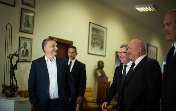 Orbán szerint Szombathely nyert azzal, hogy Hende Csaba már nem miniszter 