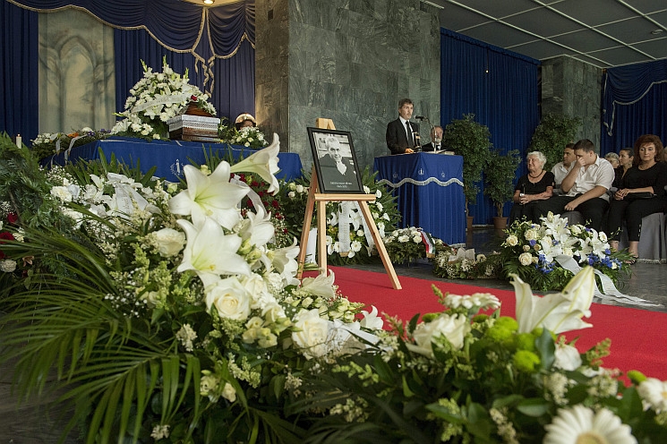 Eltemették Obersovszky Pétert Eltemették Obersovszky Pétert