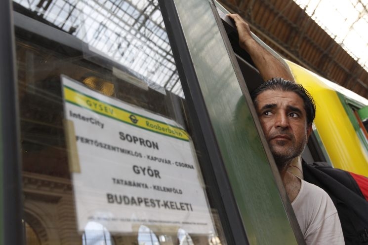 Migránsok szálltak fel a Budapestről Szzombathelyre induló intercityre