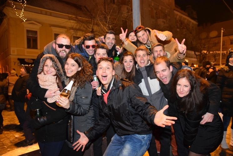 Az Agora 2015. decemberi programjai - Szegényes lesz az idei városi szilveszter Szombathelyen Az Agora 2015. decemberi programjai - Szegényes lesz az idei városi szilveszter Szombathelyen