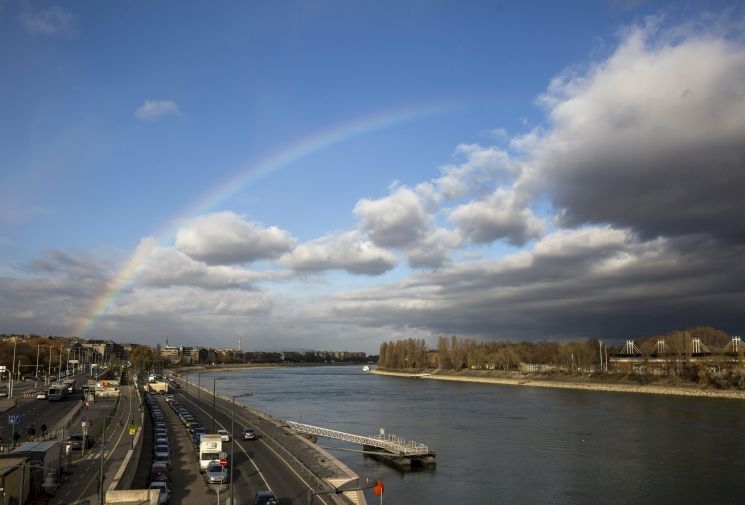 November végi szivárvány Budapest felett