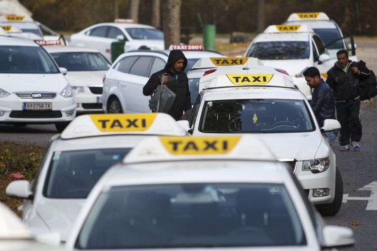 "Taxisháború" tört ki az osztrák-szlovén határon "Taxisháború" tört ki az osztrák-szlovén határon