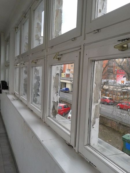ország egyik legjobb művészeti szakközépiskolájának ablakait. ország egyik legjobb művészeti szakközépiskolájának ablakait.