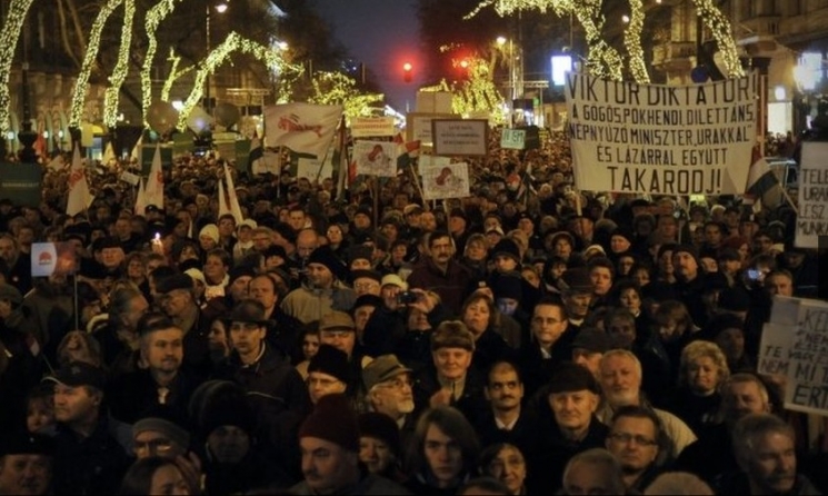 Újabb kormányellenes tüntetés Budapesten Újabb kormányellenes tüntetés Budapesten