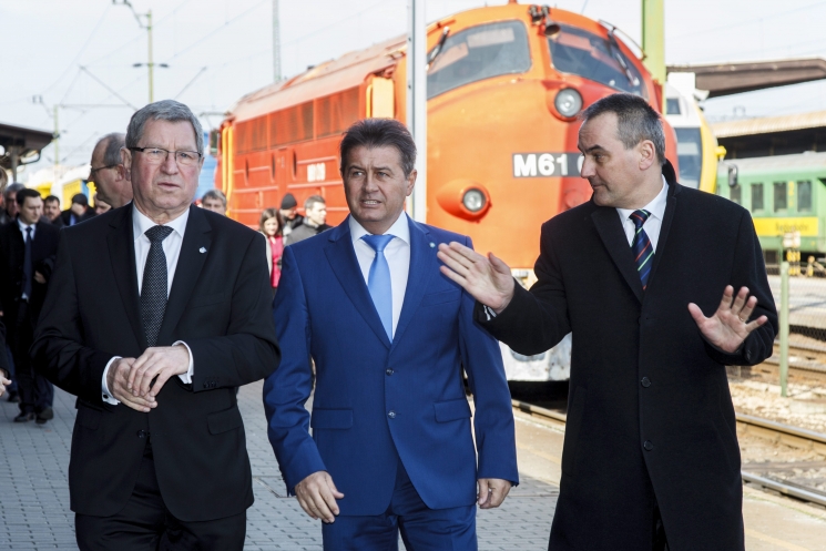 Uniós pénzből korszerűsítik a Szombathely-Zalaszentiván vasútvonalat Uniós pénzből korszerűsítik a Szombathely-Zalaszentiván vasútvonalat
