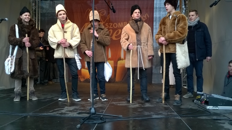 A Szombathelyi Műszaki Szakképző Iskola adventi műsora képekben