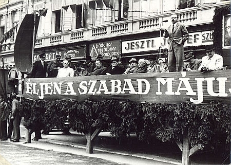 Az első szabad május 1. Az első szabad május 1.