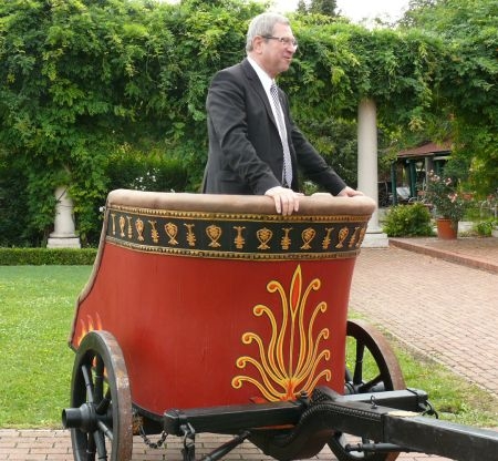 Depardieu bigájával népszerűsítik az induló gépészmérnök-képzést a Savaria karneválon