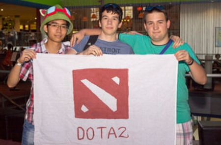 Magyar Dota-rajongók a Lurdy moziban. Magyar Dota-rajongók a Lurdy moziban.