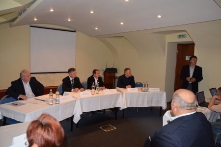 Szakpolitikai vitasorozat Szombathelyen: az utolsó előtti kör Szakpolitikai vitasorozat Szombathelyen: az utolsó előtti kör