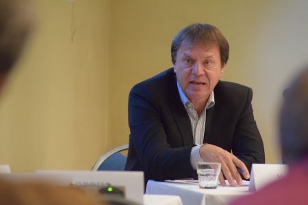 Szakpolitikai vitasorozat Szombathelyen: az utolsó előtti kör Szakpolitikai vitasorozat Szombathelyen: az utolsó előtti kör