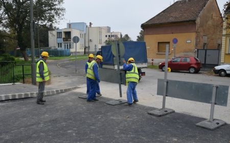 Már lehet közlekedni a szombathelyi Vak Bottyán utca hídján Már lehet közlekedni a szombathelyi Vak Bottyán utca hídján