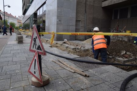 Miért túrták fel a szombathelyi Bejczy utcát? Miért túrták fel a szombathelyi Bejczy utcát?