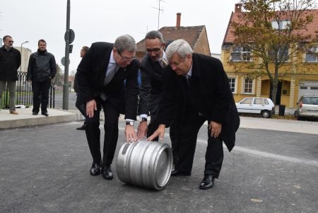 Már lehet közlekedni a szombathelyi Vak Bottyán utca hídján Már lehet közlekedni a szombathelyi Vak Bottyán utca hídján