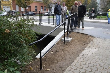 Már lehet közlekedni a szombathelyi Vak Bottyán utca hídján Már lehet közlekedni a szombathelyi Vak Bottyán utca hídján