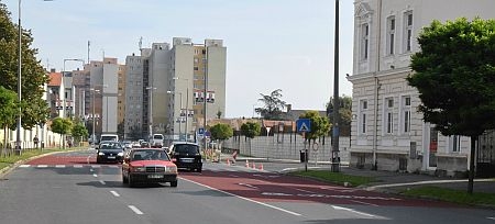 Csúszásgátló útburkolatot adtak át Szombathelyen