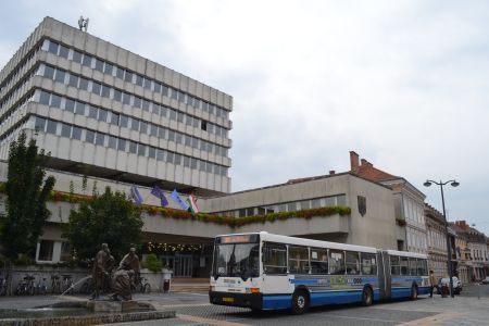 Tömény kampány a 30Y buszon
