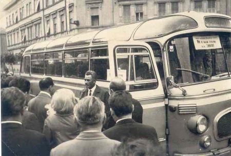 Első bécsi busz Első bécsi busz