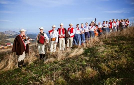 Folk Ensemble „ISTEBNA” Folk Ensemble „ISTEBNA”