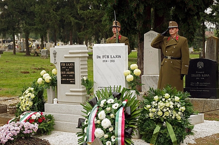 Felavatták Für Lajos síremlékét Egyházasrádócon