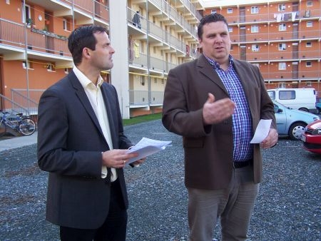 A Jobbik úgy tudja, közpénzből újítottak fel lakásokat a szombathelyi Óperint utca 18-ban