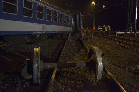 Kisiklott egy személyvonat több kocsija Sárvár és Celldömölk között