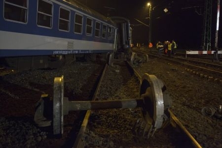 Október 21-én Ostffyasszonyfán kisiklott egy vonat.