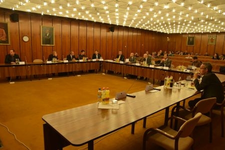 Újabb zátonyra futott rendkívüli közgyűlés Szombathelyen Újabb zátonyra futott rendkívüli közgyűlés Szombathelyen