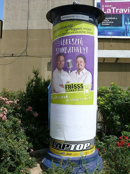 Frisss FM reklám a Külsikátornál Frisss FM reklám a Külsikátornál