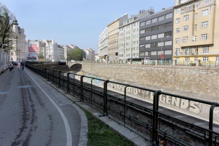 Terasz a bécsi metrósíneken Terasz a bécsi metrósíneken