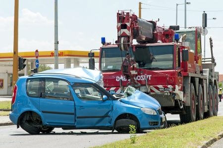 Vonuló tűzoltóautó karambolozott Győrben Vonuló tűzoltóautó karambolozott Győrben