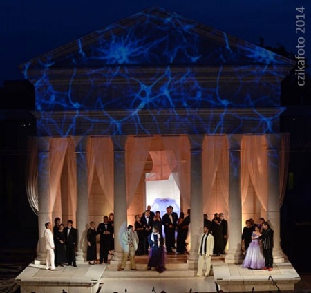 Traviata az Iseumban: Simára csiszolva Traviata az Iseumban: Simára csiszolva