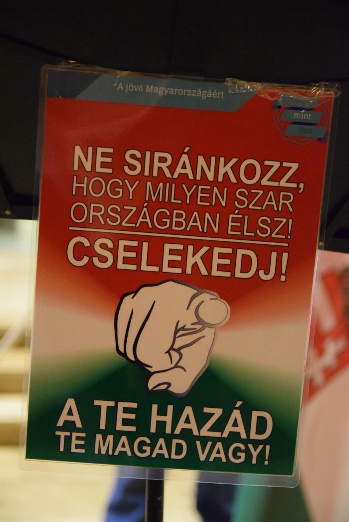 Újabb fotók a szombathelyi Közfelháborodás-napi tüntetésről