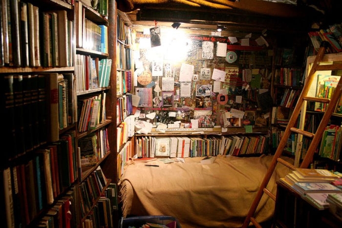 Shakespeare & Co. antikvárium Párizsban