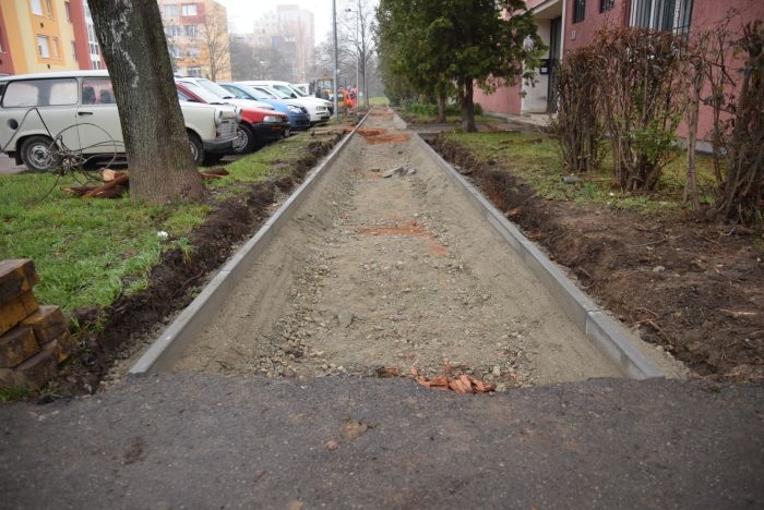 Katasztrófaturistáskodtunk a szombathelyi Derkovits-lakótelepen Katasztrófaturistáskodtunk a szombathelyi Derkovits-lakótelepen