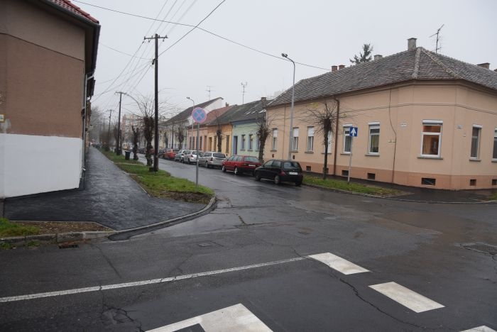 Katasztrófaturistáskodtunk a szombathelyi Derkovits-lakótelepen Katasztrófaturistáskodtunk a szombathelyi Derkovits-lakótelepen