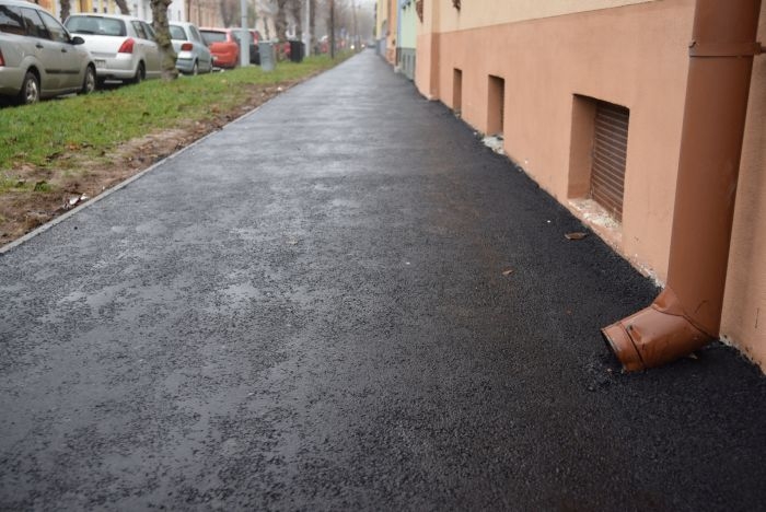 Katasztrófaturistáskodtunk a szombathelyi Derkovits-lakótelepen Katasztrófaturistáskodtunk a szombathelyi Derkovits-lakótelepen