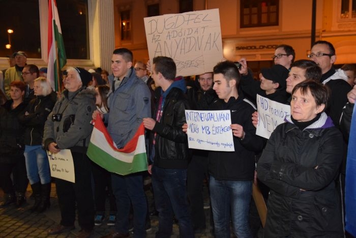 Internetadó: Szombathelyen is zúgott az Orbán, takarodj! 