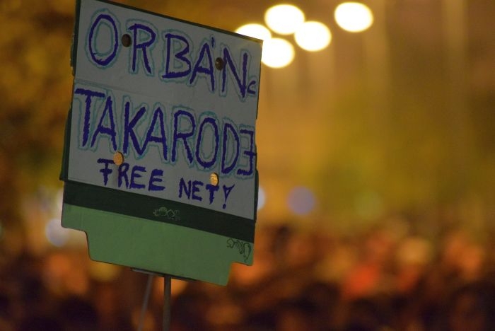 Internetadó: Szombathelyen is zúgott az Orbán, takarodj! 
