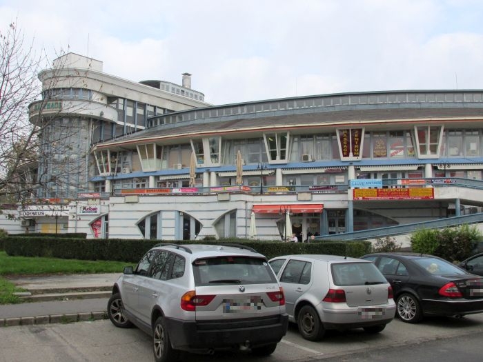 Stadion Üzletház Sopronban