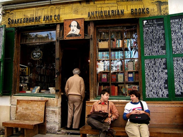 Shakespeare & Co. antikvárium Párizsban